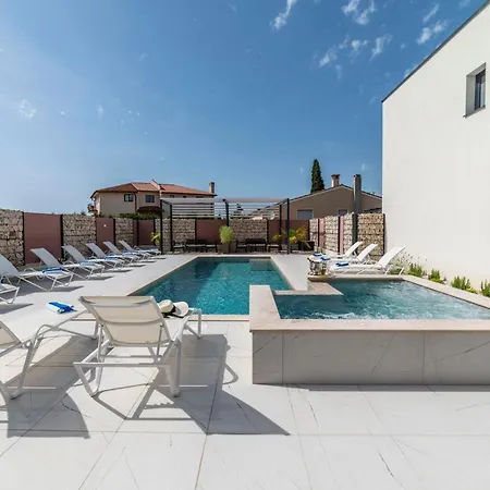 Pinna - Pinna * Pula