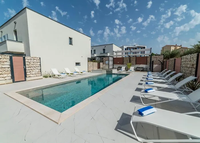 Pinna - Pinna Appartamento Pola