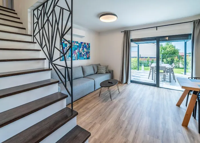 Pinna - Pinna Appartamento Pola